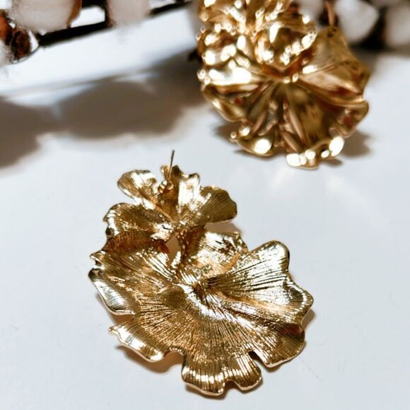 Hammered flower earrings N50 - Picture 6 of 6